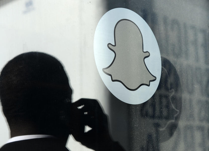 Facebook reportedly building a Snapchat-killer called Slingshot