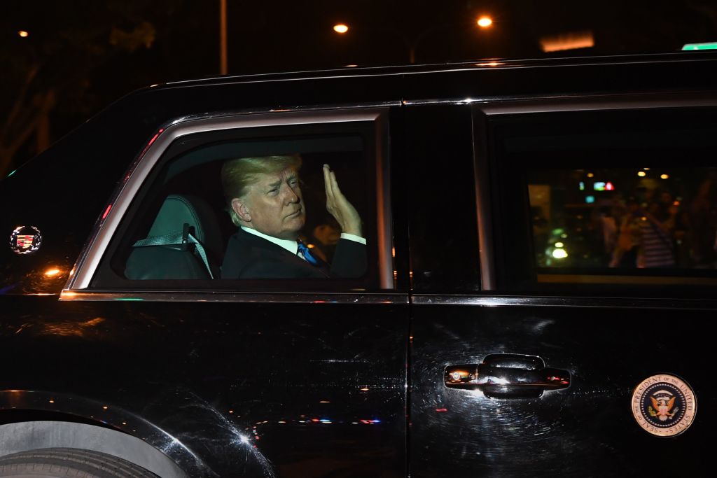 Trump drives through Sinapore