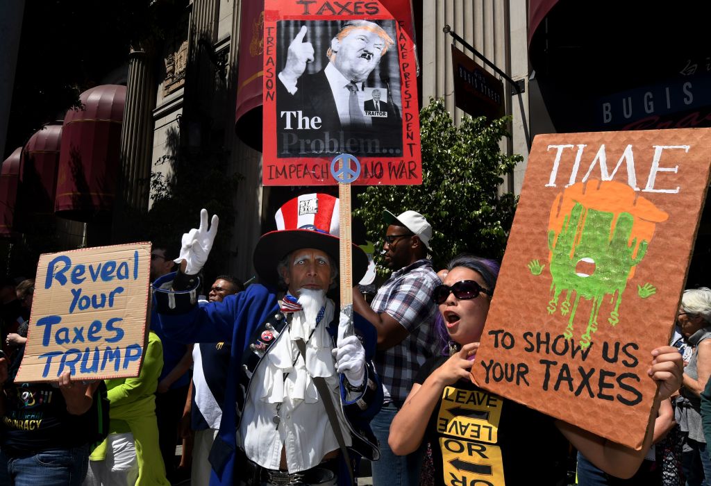 Trump tax return protest