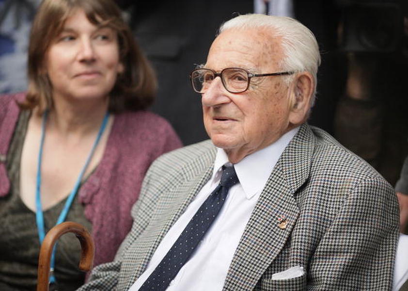 Sir Nicholas Winton, 105, honored for rescuing children during World War II