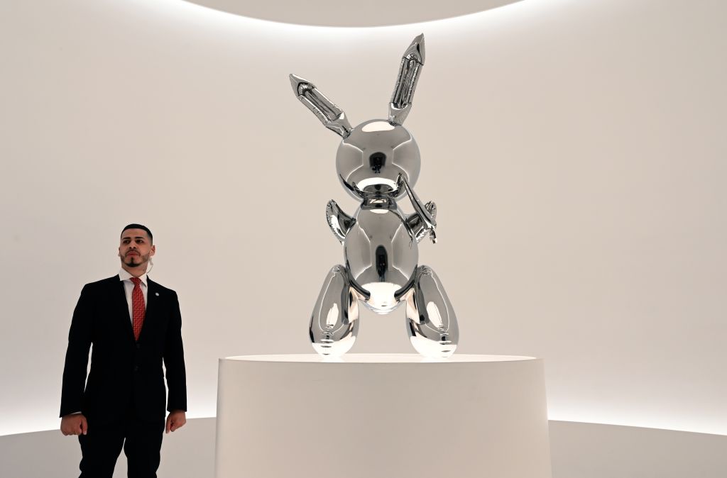 Jeff Koons&#039; &quot;Rabbit&quot; statue.
