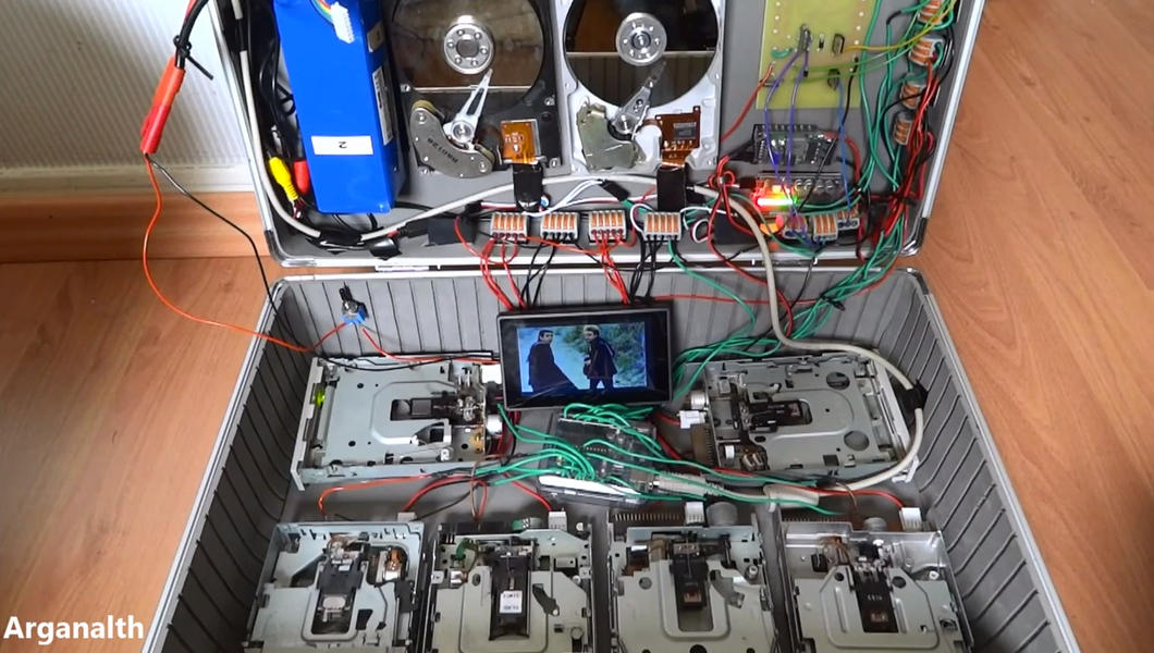 Simon and Garfunkel&#039;s &#039;Sound of Silence&#039; played on noisy floppy disk drives is surprisingly melodic