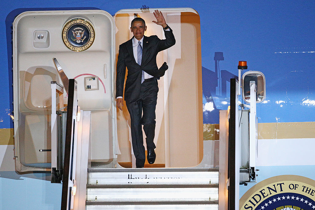 Obama arrives in Britain
