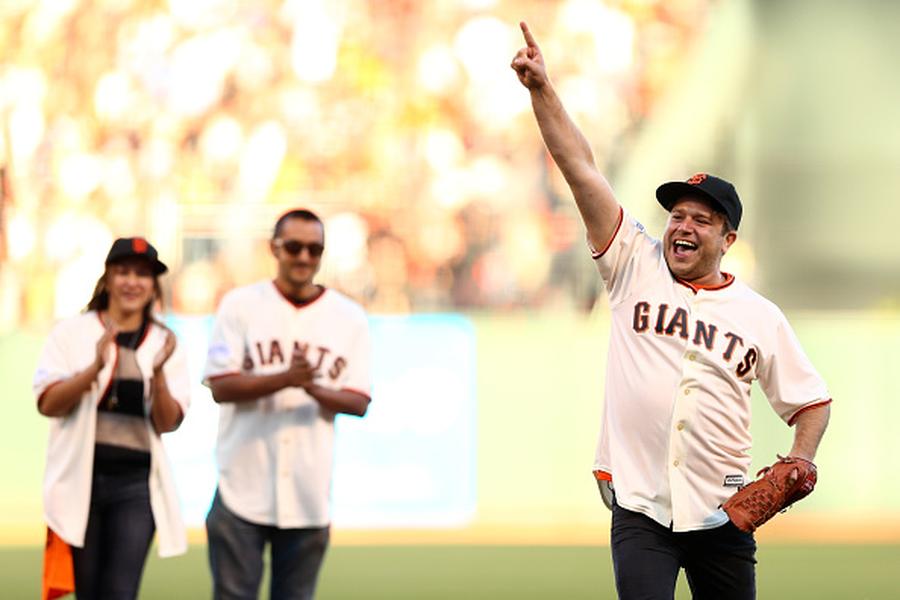 Giants fan Robin Williams honored during World Series