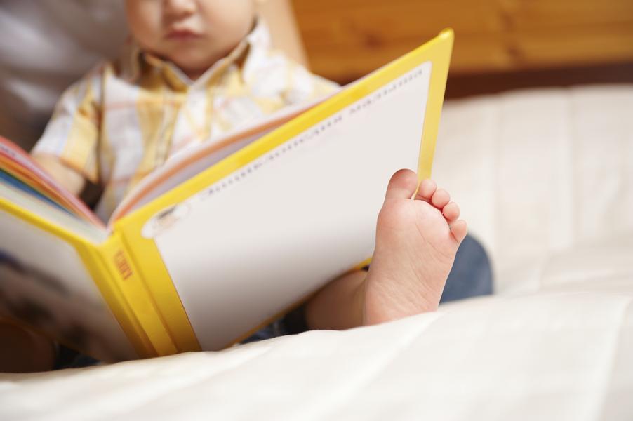 Study says the earlier you start reading to children, the better