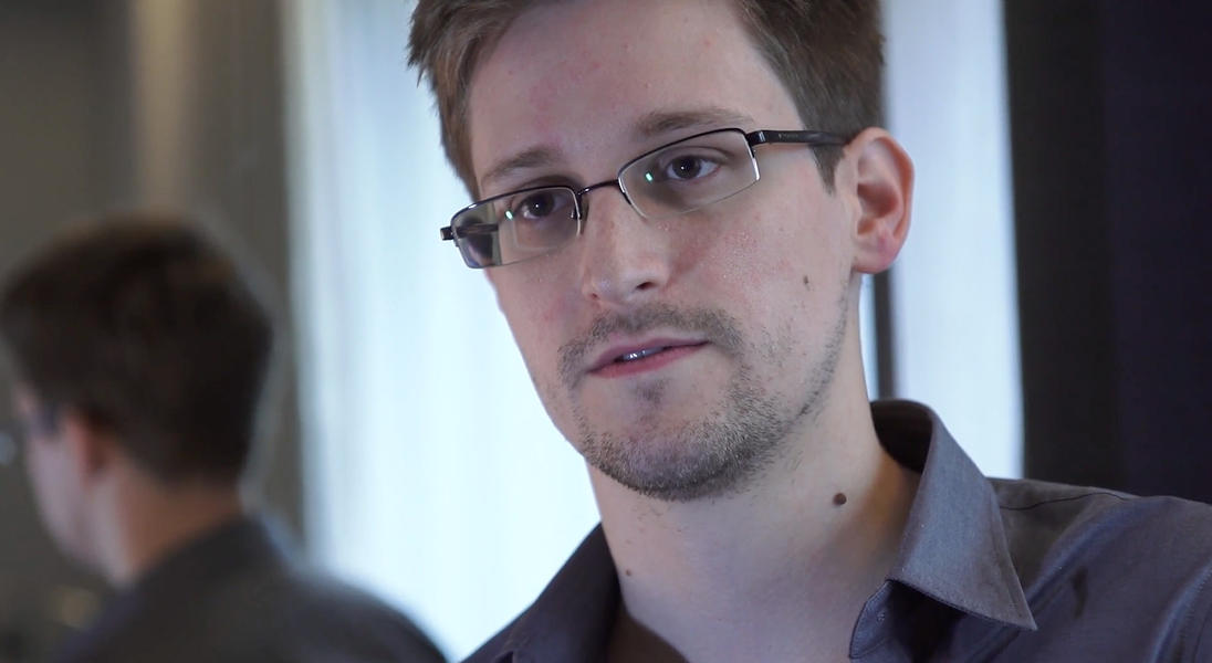 Edward Snowden: Nude pictures are &#039;fringe benefits&#039; of working at the NSA