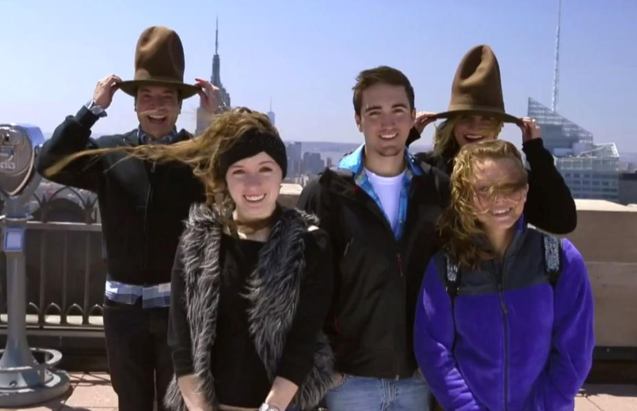 Jimmy Fallon and Cameron Diaz photobombed tourists wearing Pharrell hats