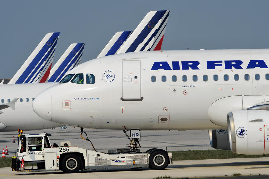 Air France cancels 50 percent of its Monday flights ahead of pilot strike