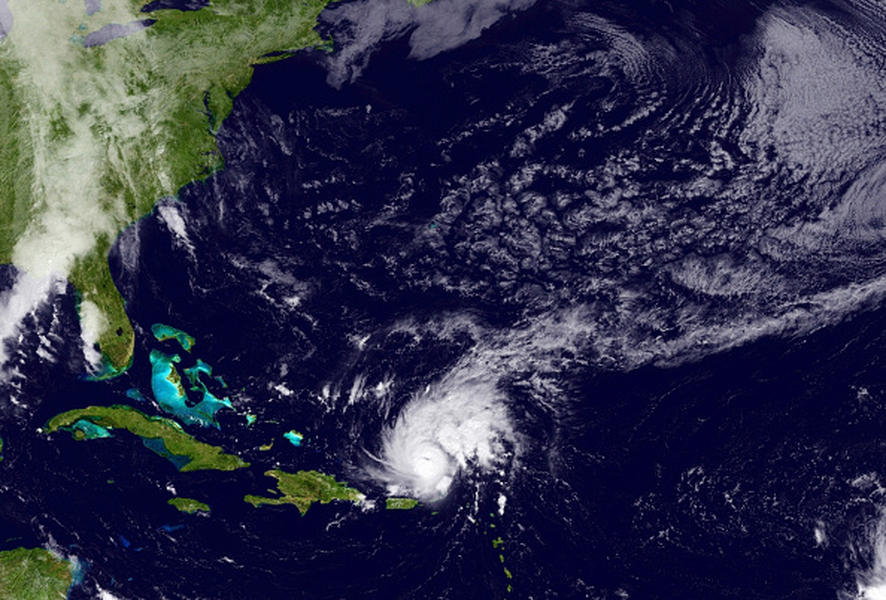 Hurricane Gonzalo strengthens as it heads for Bermuda