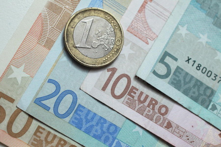 The euro just hit a 2-year low
