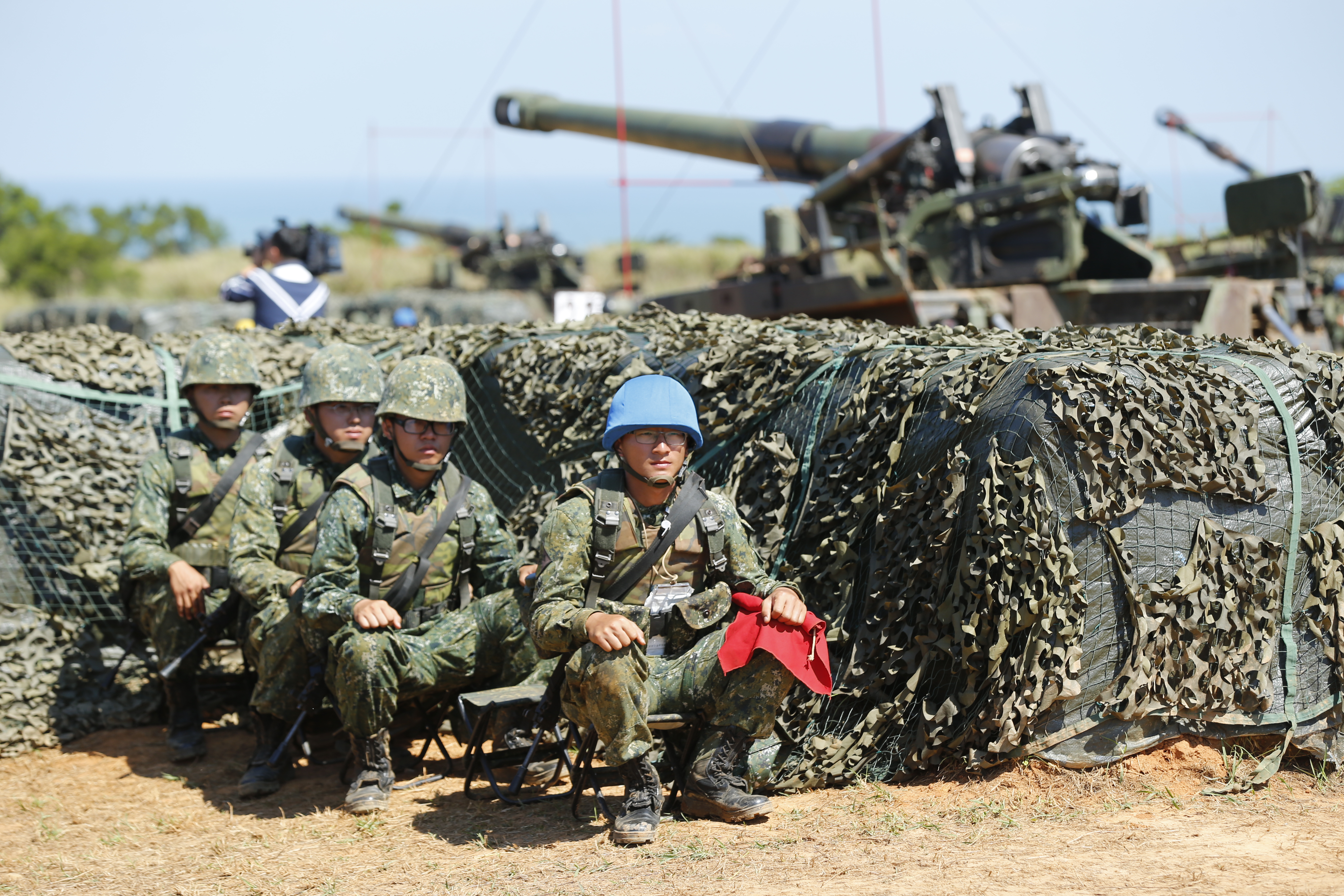 Taiwan&#039;s military rest during a drill.