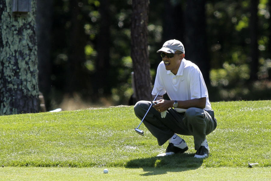 Democrats think President Obama was &#039;tone-deaf&#039; to go golfing after Foley announcement
