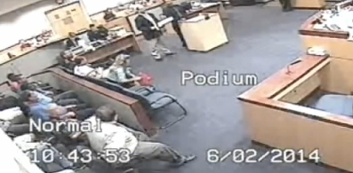 Florida judge brawls with lawyer after warning &#039;I&#039;ll beat your a--&#039;