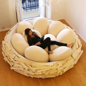 The sofa shaped like a giant bird&#039;s nest