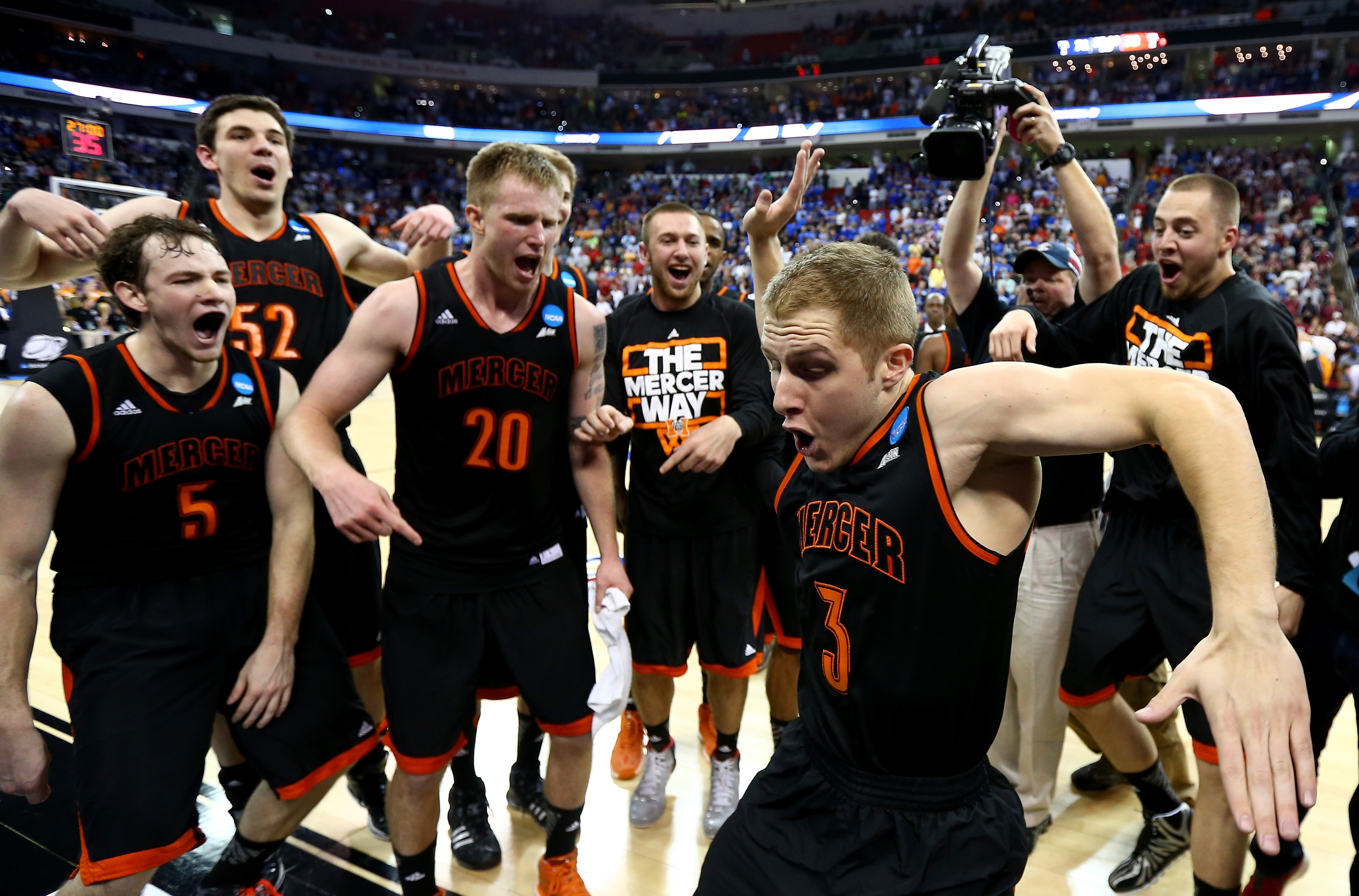 You&amp;rsquo;re not going to be a billionaire, so enjoy these great photos of first-round March Madness upsets