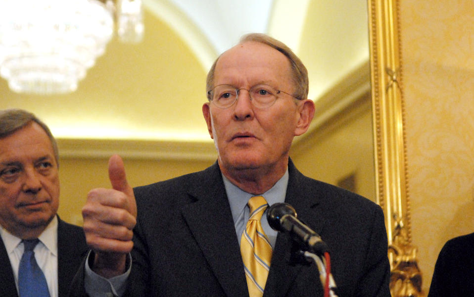 Tennessee&#039;s Lamar Alexander wins primary