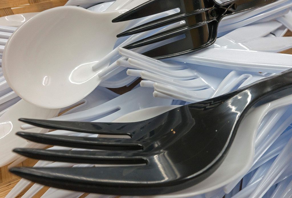 The EU proposes a ban on plastic cutlery and straws.
