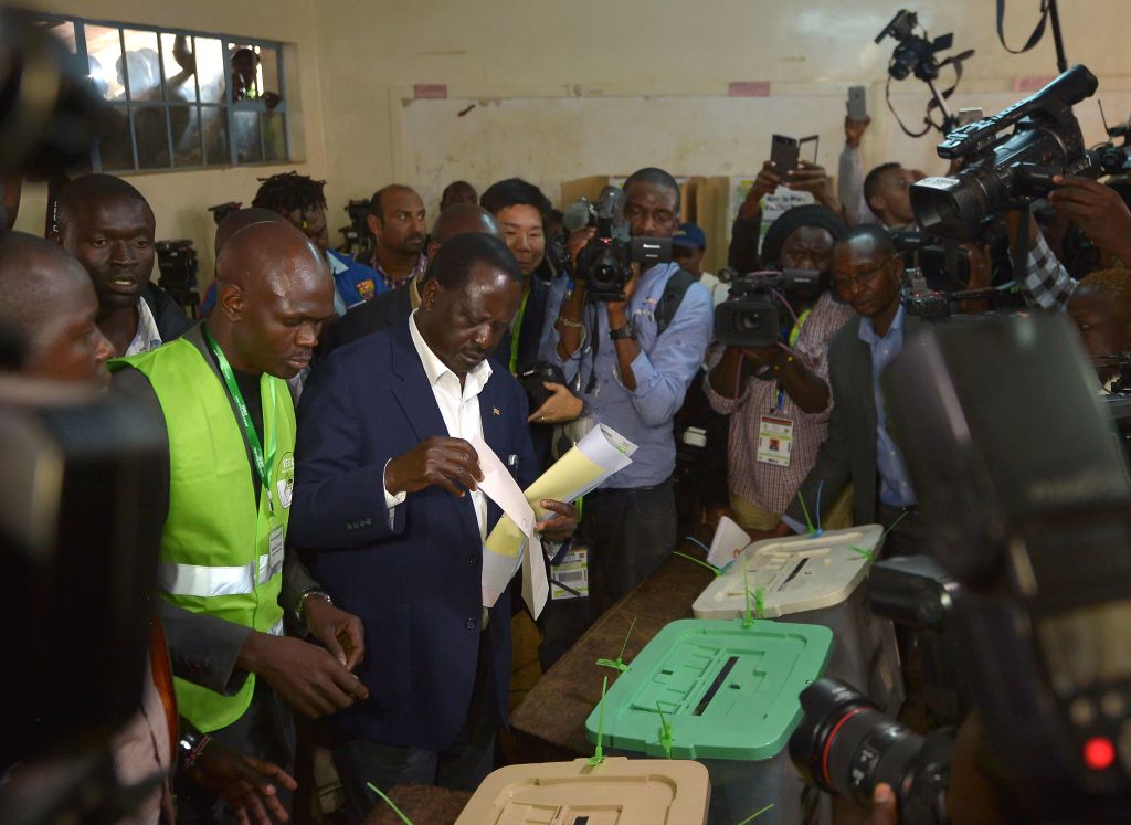 Raila Odinga votes in Kenya election