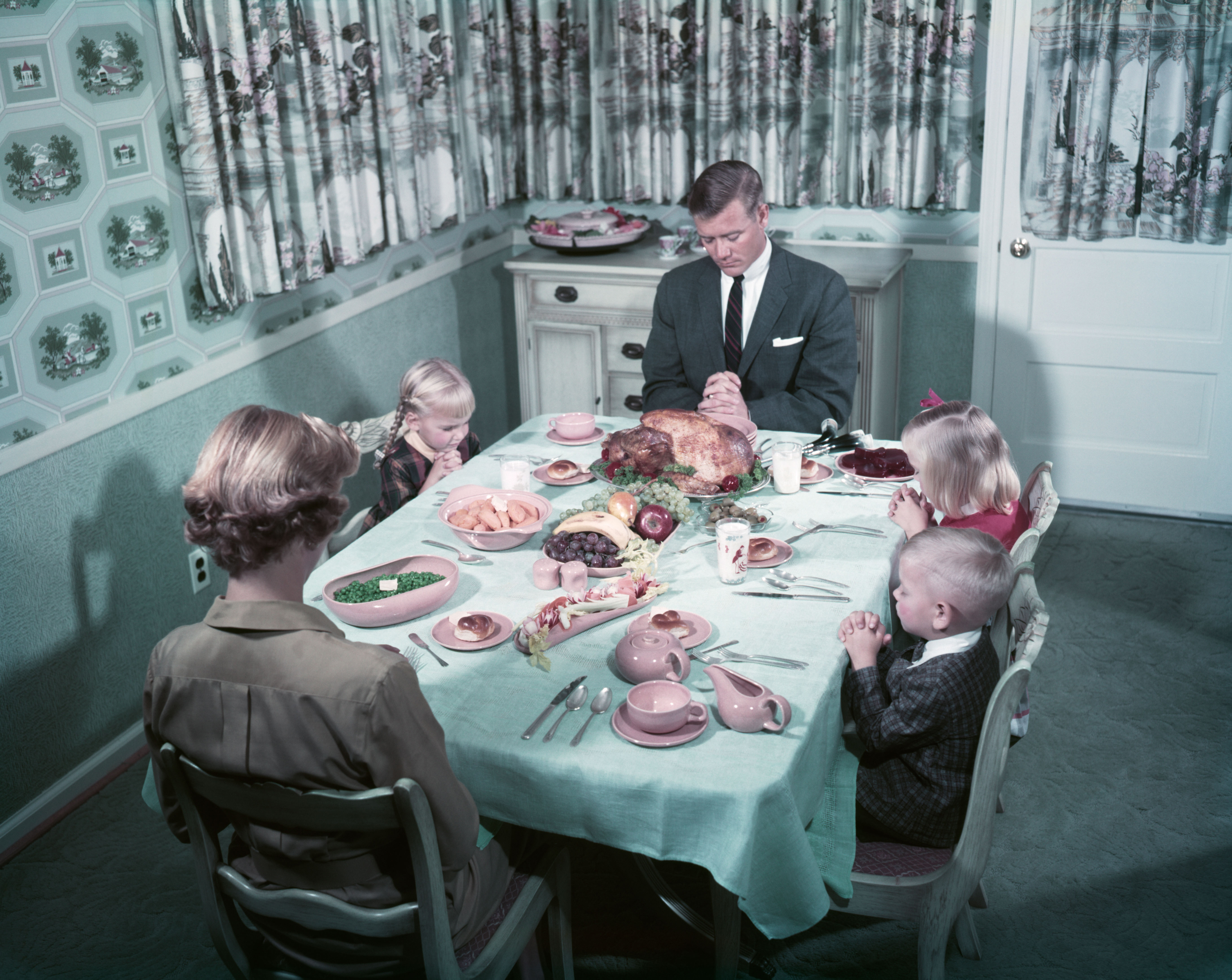 If your family dinner looks nothing like this, you&#039;re not alone.