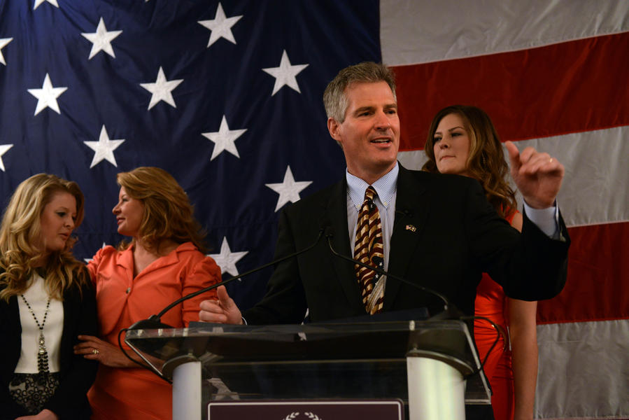 Scott Brown wins Republican primary for Senate from New Hampshire