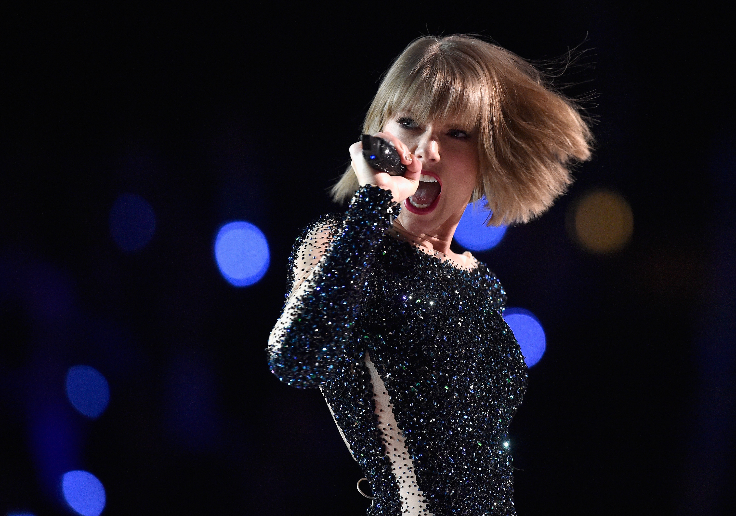 Taylor Swift is helping other artists with her celebrity status.