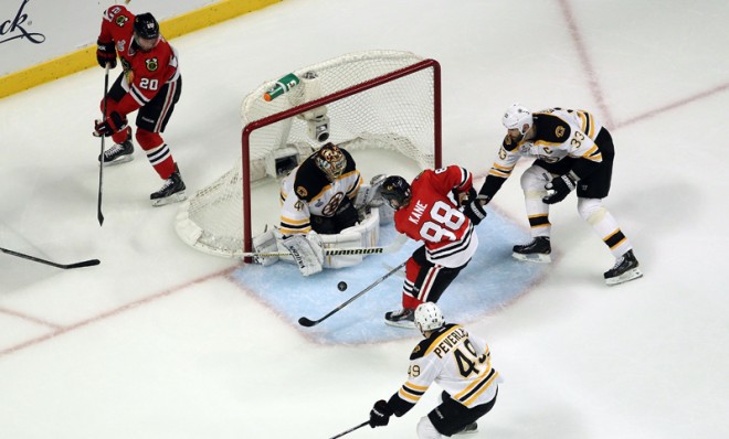 WATCH: Blackhawks score in triple overtime to take Game 1 of the Stanley Cup
