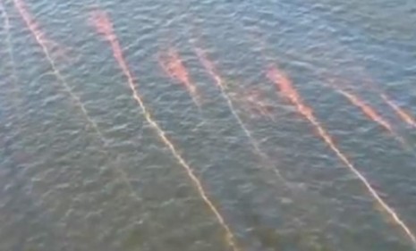 Streaks of oil can be seen in the Gulf of Mexico as a new spill makes its way onto Louisiana&#039;s sandy beaches.