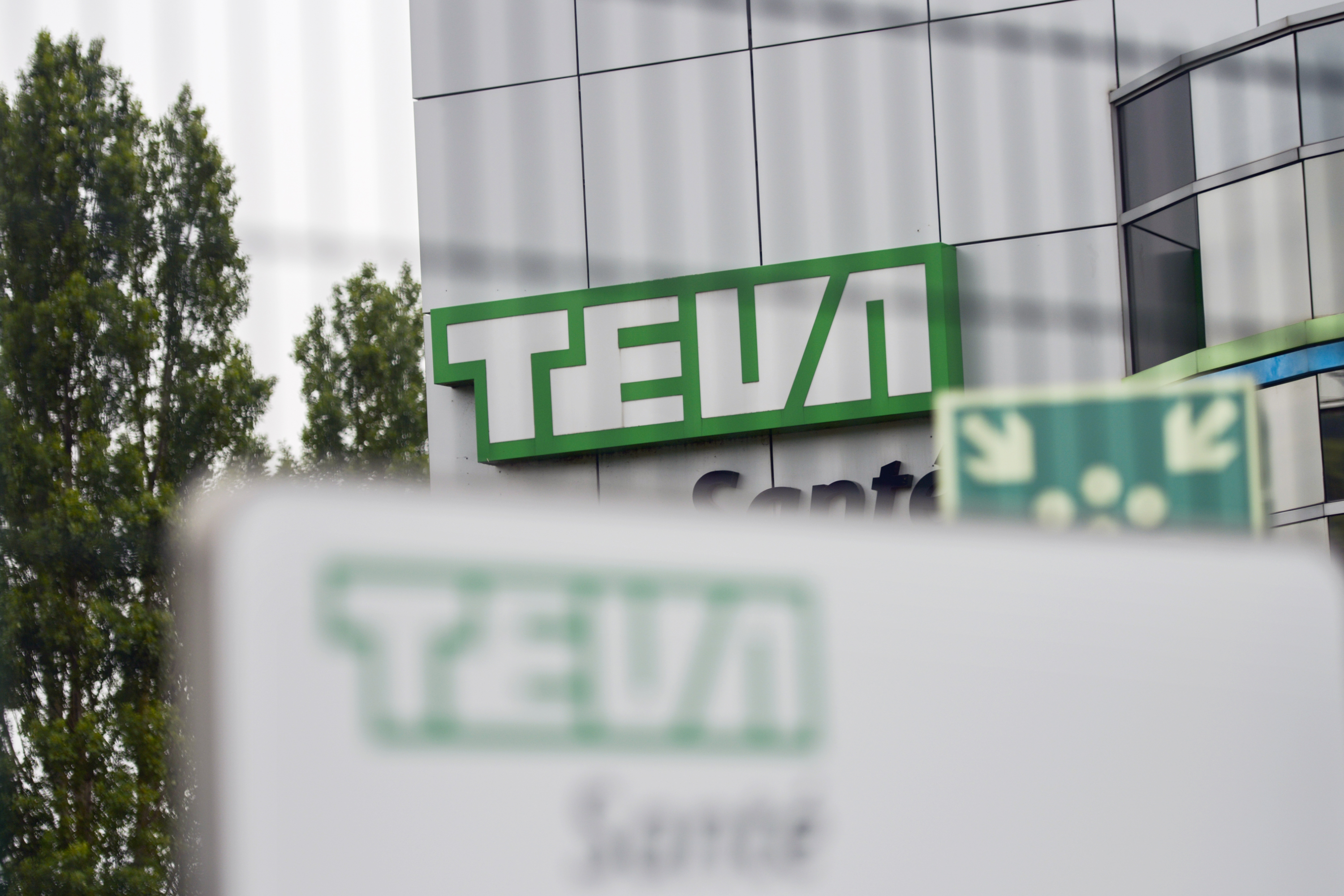 Teva agrees to buy Allergen Generics for $40.5 billion