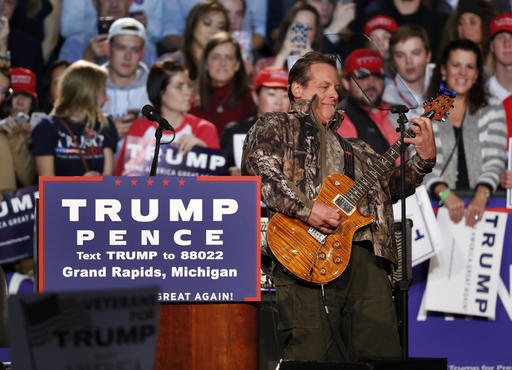 Ted Nugent plays a Trump rally
