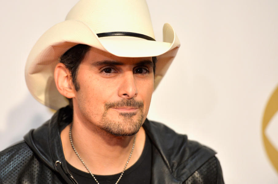 Brad Paisley responds to Westboro Baptist Church protesters by taking a selfie