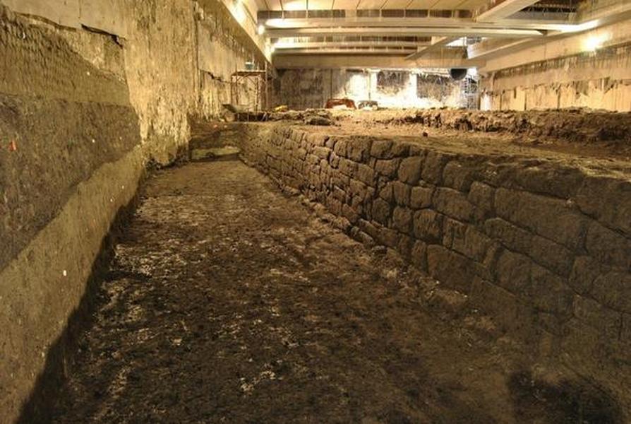 Archaeologists discover giant water basin from ancient Rome