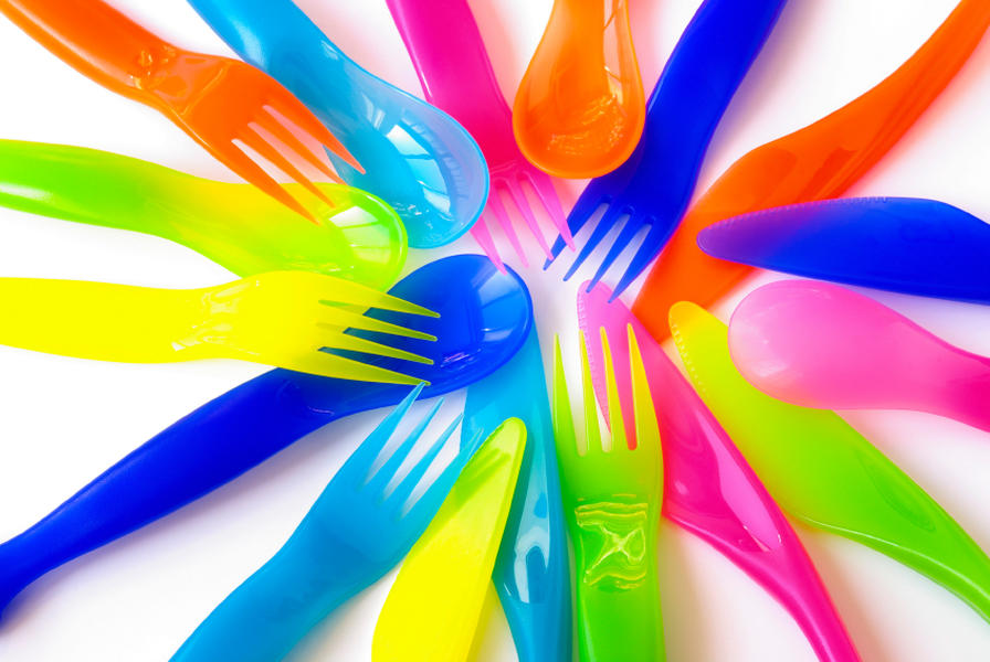 GAO: Government employees should pack their own silverware