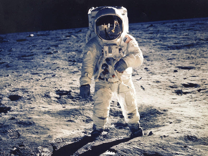 Buzz Aldrin says the moon has a &#039;velvet-like sheen&#039; up close