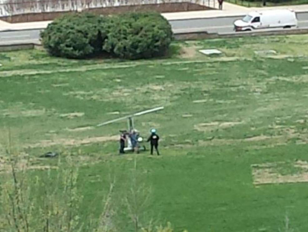 Florida man detained after landing gyrocopter on Capitol lawn