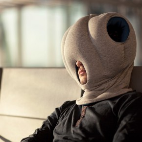 The wearable pillow