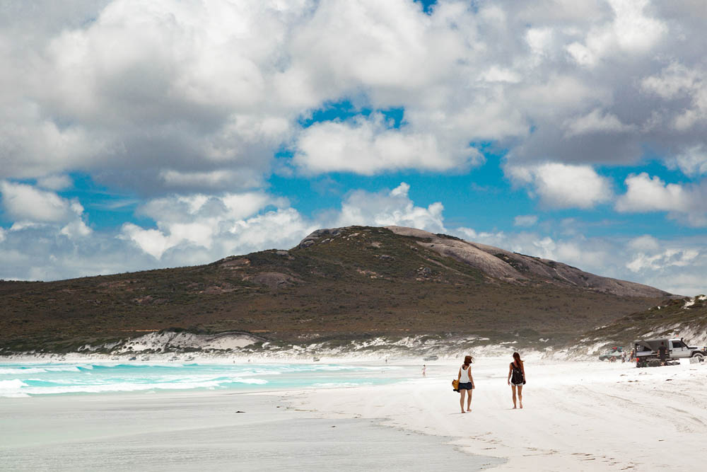 Lucky Bay: The kangaroos&#039; favorite beach at Cape Le Grand in Australia.