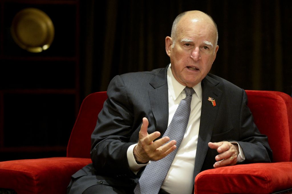Jerry Brown vetoed a bill on presidential tax returns