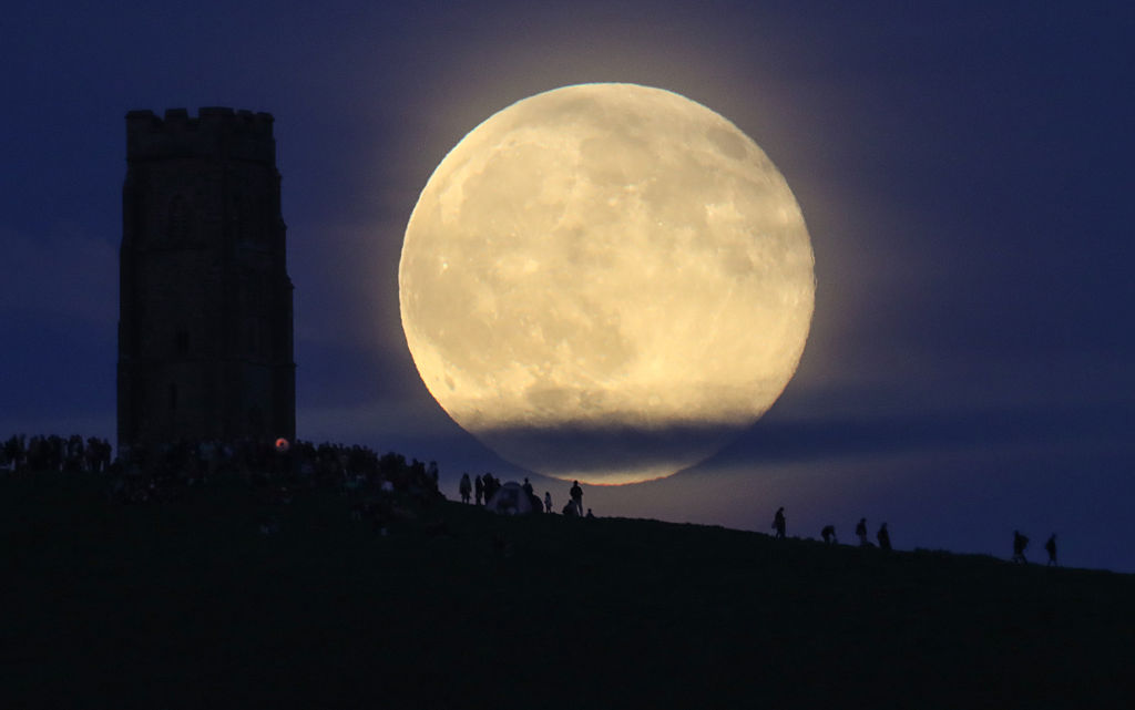 Strawberry moon in England.