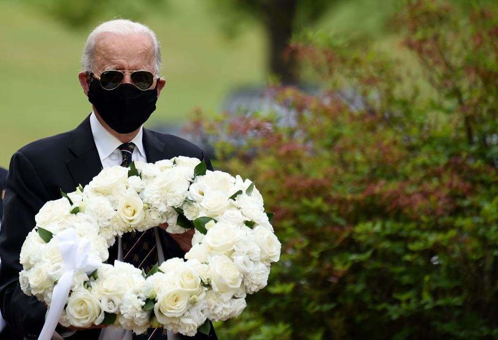 Joe Biden wearing a face mask.