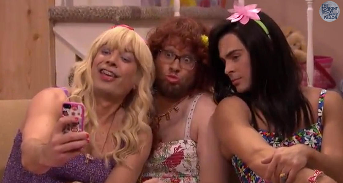 Seth Rogen, Zac Efron show their feminine sides on The Tonight Show