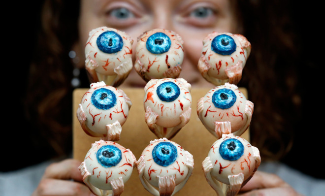 Eyeball cakes