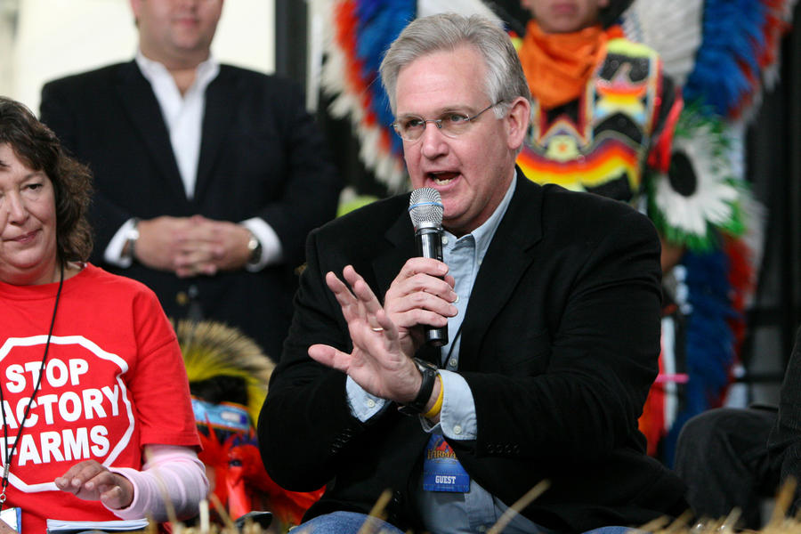 Gov. Jay Nixon: &#039;Situation in Ferguson does not represent who we are&#039;
