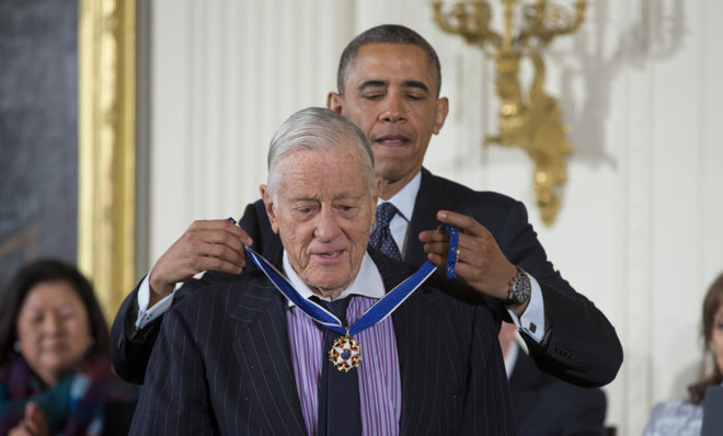 Bradlee being awarded a Presidential Medal of Freedom in 2013.
