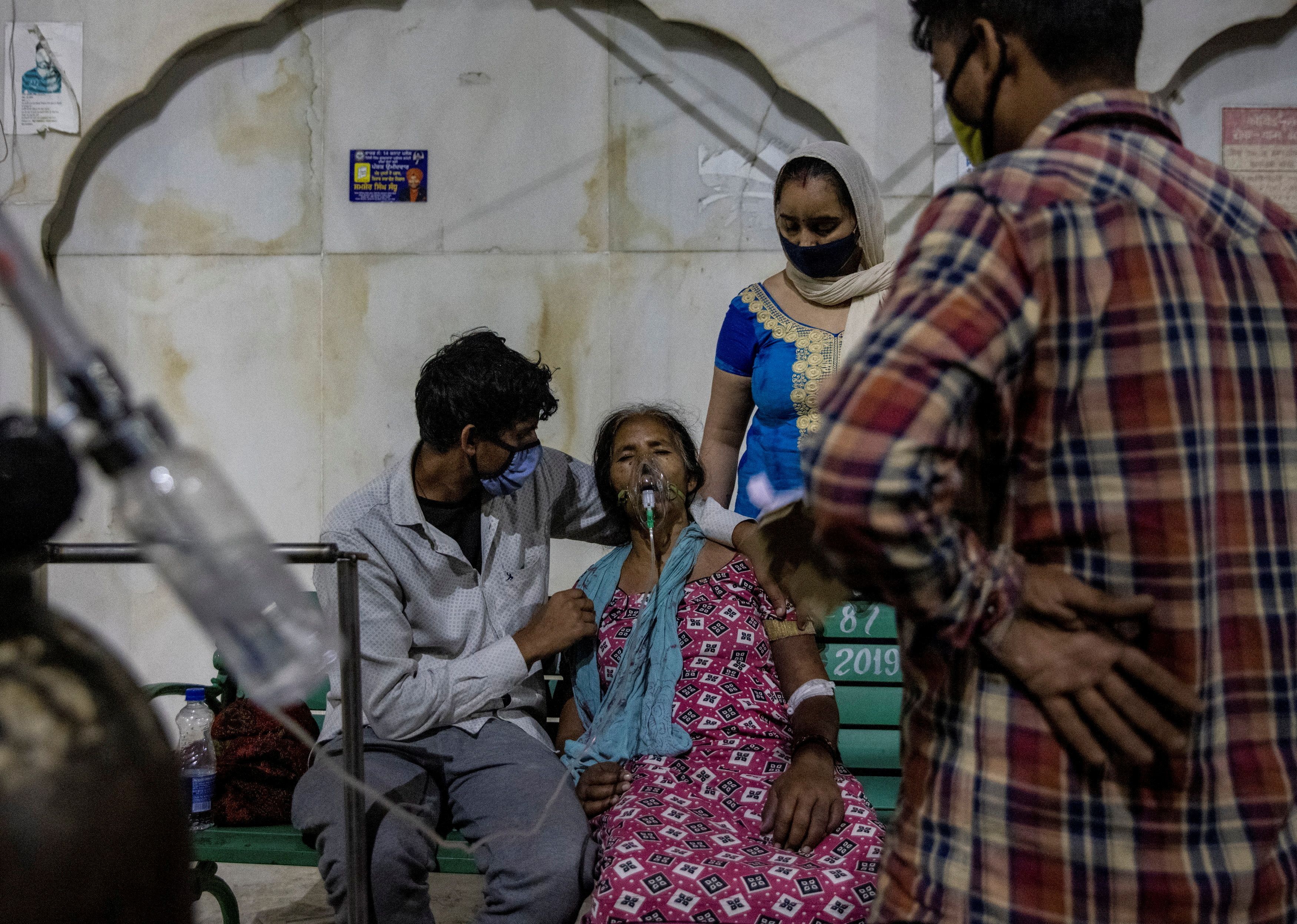 A COVID-19 patient receives oxygen in Ghaziabad, India.