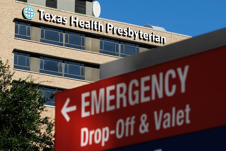 Health Secretary: Dallas hospital needed &#039;much better oversight&#039; in Ebola treatment