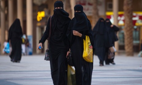 Women wearing abayas in Riyadh, Saudi Arabia