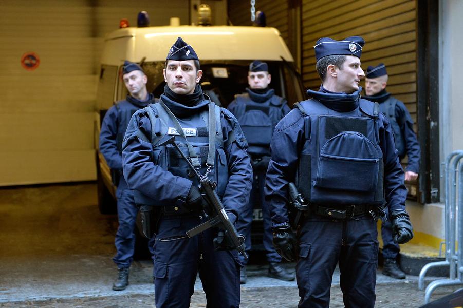 France holds emergency security meeting, calls on citizens to maintain &#039;extreme vigilance&#039;
