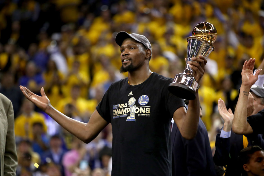 Kevin Durant of the Golden State Warriors wins NBA titiel