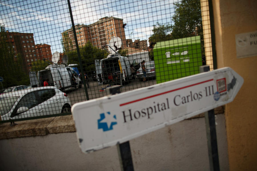Spanish nurse first person to be infected with Ebola outside Africa