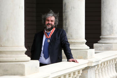 Lord of the Rings director Peter Jackson&#039;s private plane is searching for Malaysian jet